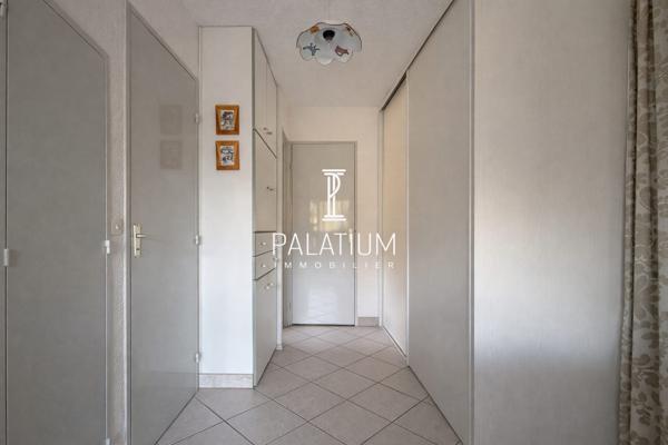 Appartement avec loggia et vue imprenable sur les montagnes