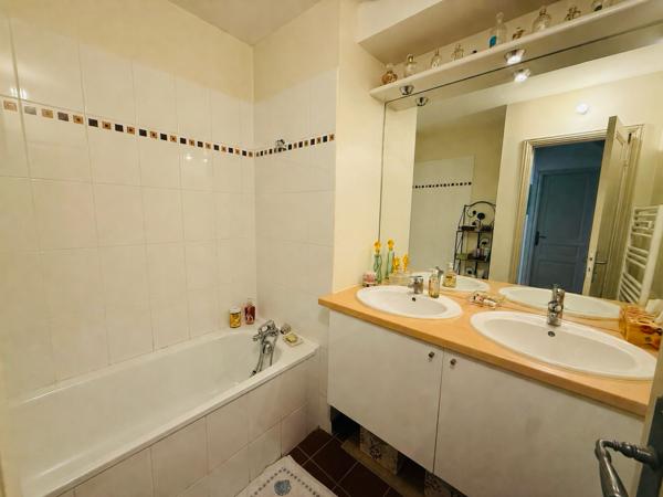 Appartement traversant au cœur de la Bastide Saint-Louis