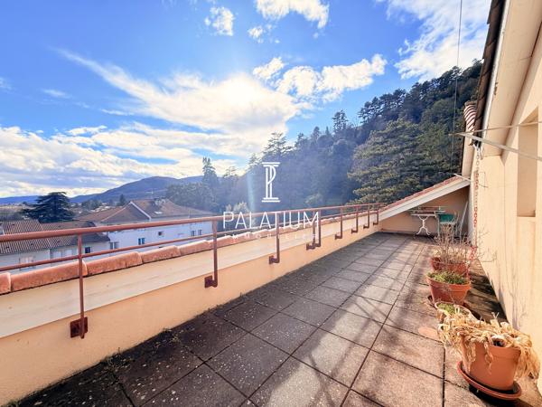 Magnifique T4 en duplex de 110 m2 avec deux grandes terrasses et garage