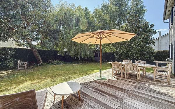 Maison à vendre    6 pièces • 183,85 m2 Voisins-le-Bretonneux