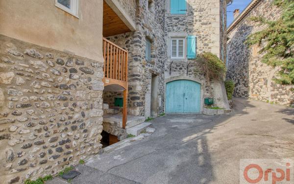 Maison à vendre    2 pièces •  Chomérac