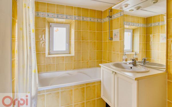 Maison à vendre    2 pièces •  Chomérac