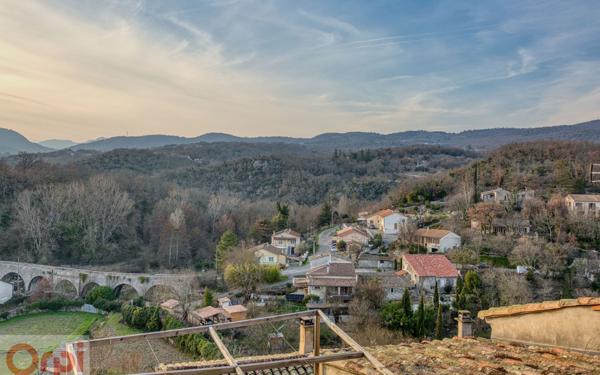 Maison à vendre    2 pièces •  Chomérac