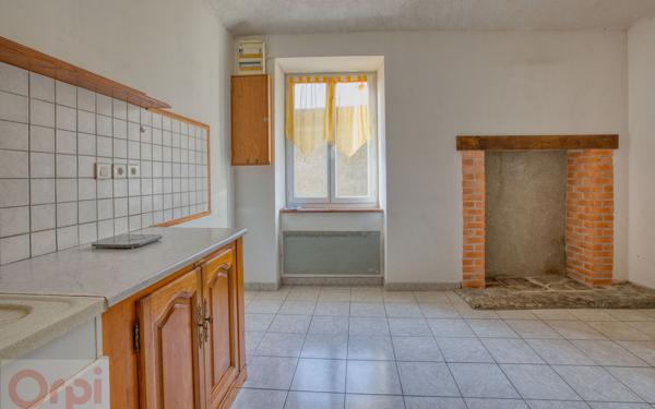 Maison à vendre    2 pièces •  Chomérac