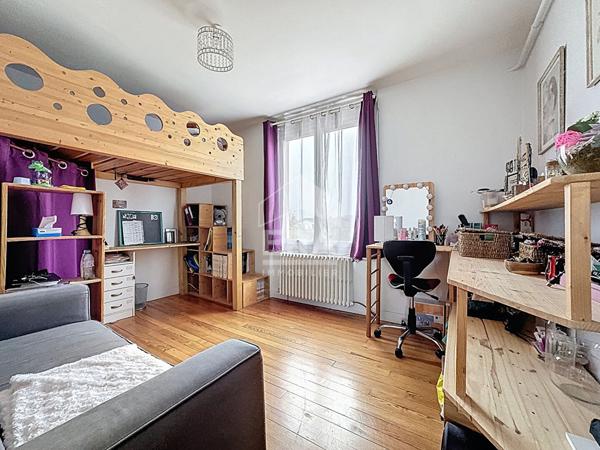 Maison familiale 6 pièces de 148 m², emplacement idéal à deux pas de la gare