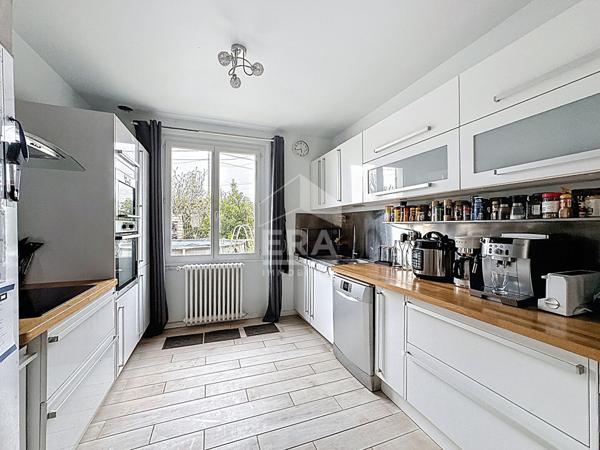Maison familiale 6 pièces de 148 m², emplacement idéal à deux pas de la gare