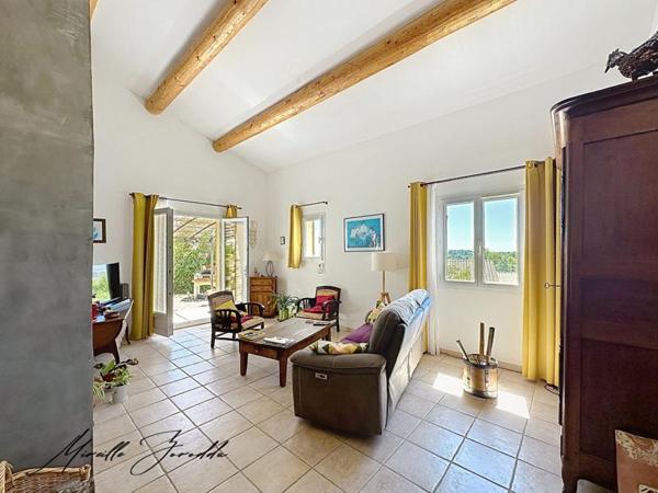 A vendre BEAUCAIRE  VILLA de  90 m²  , 3 chambres, terrasse et garage