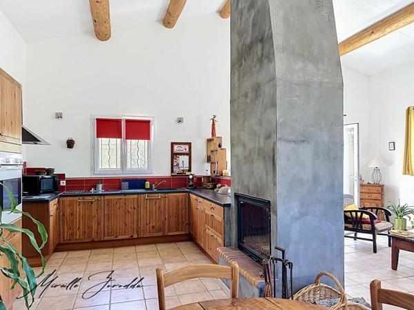 A vendre BEAUCAIRE  VILLA de  90 m²  , 3 chambres, terrasse et garage