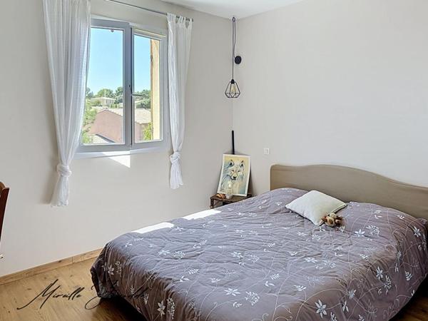 A vendre BEAUCAIRE  VILLA de  90 m²  , 3 chambres, terrasse et garage