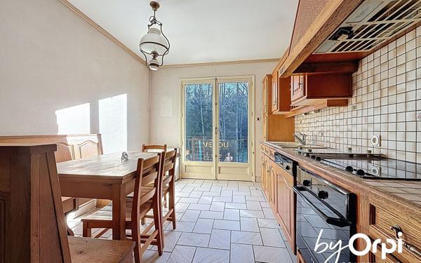 Maison à vendre    5 pièces •  Saint-Éloy-les-Mines