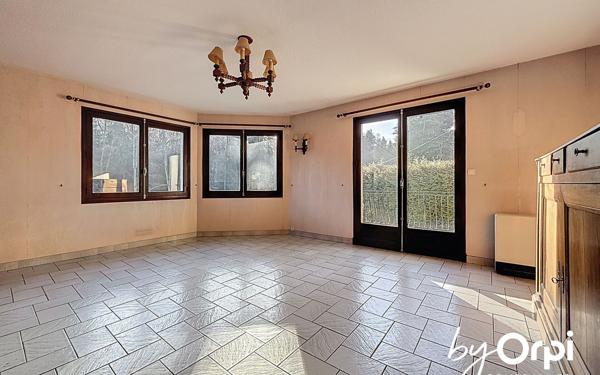 Maison à vendre    5 pièces •  Saint-Éloy-les-Mines