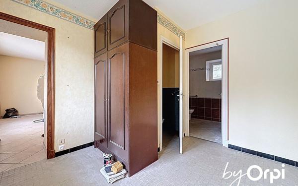 Maison à vendre    5 pièces •  Saint-Éloy-les-Mines