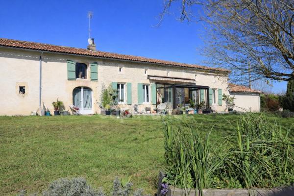 Longère charentaise de 131 m² avec dépendance et hangar - Fort potentiel - Vanzac (17)