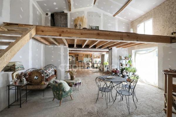 Longère charentaise de 131 m² avec dépendance et hangar - Fort potentiel - Vanzac (17)