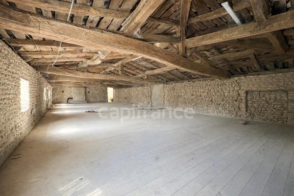 Longère charentaise de 131 m² avec dépendance et hangar - Fort potentiel - Vanzac (17)