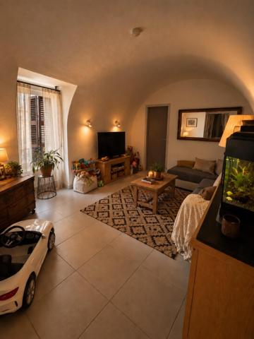 Immeuble locatif situé au centre de Néoules