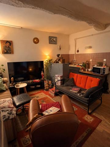 Immeuble locatif situé au centre de Néoules