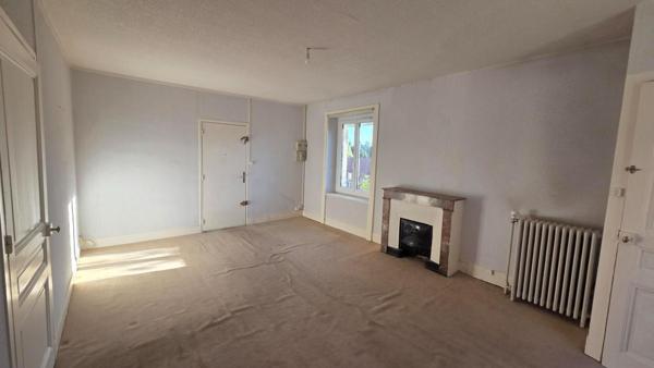 SAINT GENEST MALIFAUX 42660- RARE SUR LE SECTEUR - COEUR DE VILLAGE appartement 74m² 2 chambres au 1er étage