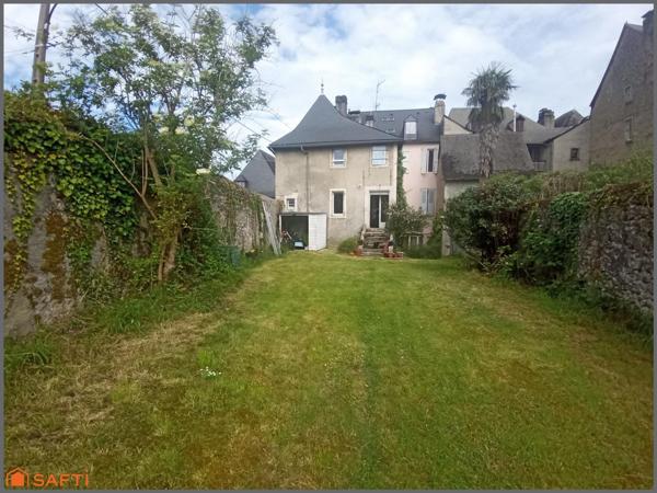 APPARTEMENT CENTRE VILLE D'OLORON SAINTE-MARIE 93M² AVEC JARDIN