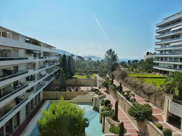 Appartement à louer - Marseille 8ème, Bouches-du-Rhône - 13