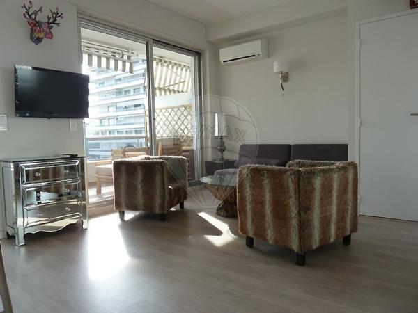 Appartement à louer - Marseille 8ème, Bouches-du-Rhône - 13