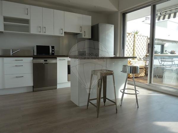 Appartement à louer - Marseille 8ème, Bouches-du-Rhône - 13
