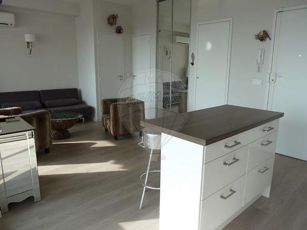 Appartement à louer - Marseille 8ème, Bouches-du-Rhône - 13
