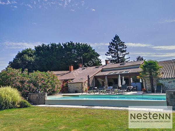 Aizenay  - Ancienne ferme restauree  - 420 m2