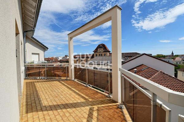 A VENDRE -MONTCHAT- T5 133 M²  DERNIER ÉTAGE  GRANDE TERRASSE VUE DÉGAGÉE