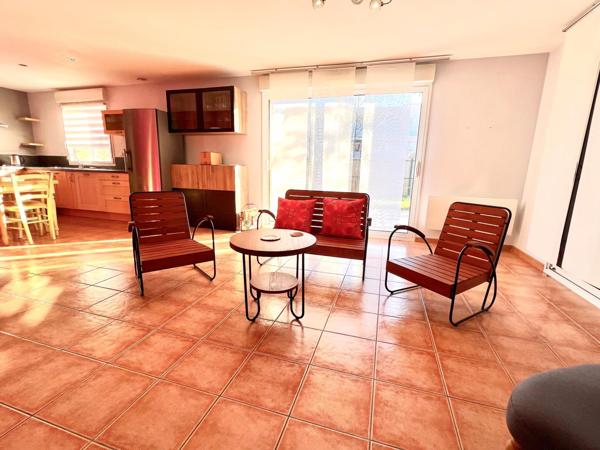 Pavillon env 160m2 5 chambres semi plain pied au calme