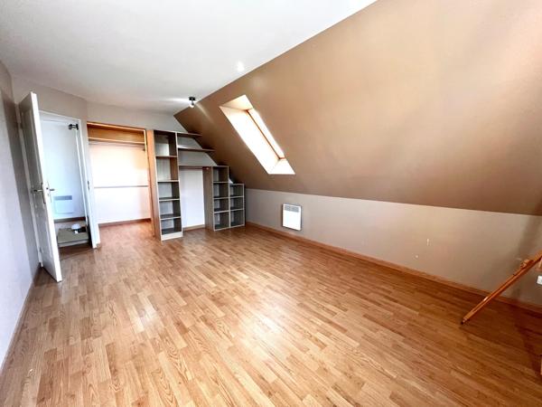 Pavillon env 160m2 5 chambres semi plain pied au calme