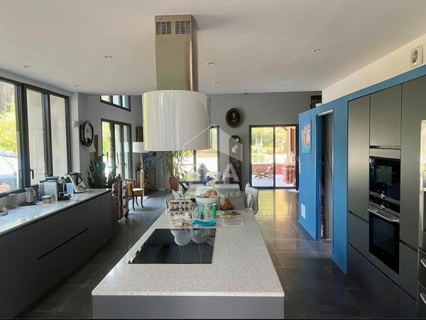 Élégance Contemporaine au Coeur de Sanguinet : Maison d'Exception à Vendre