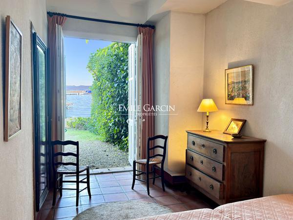 À vendre - Hyères - île de Porquerolles | Appartement avec jardin au bord de l'eau