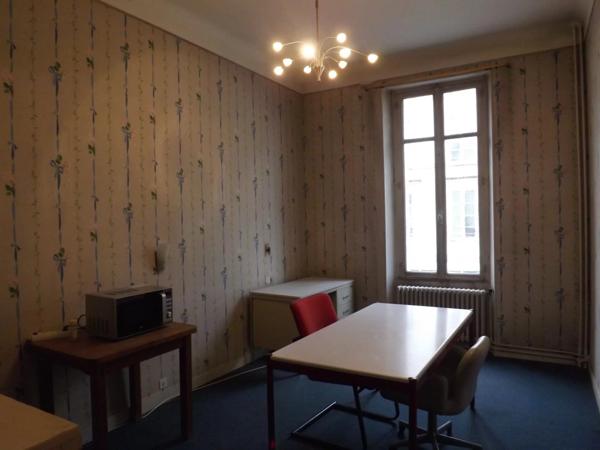 Location Bureau 3 pièces 32 m2 à Niort