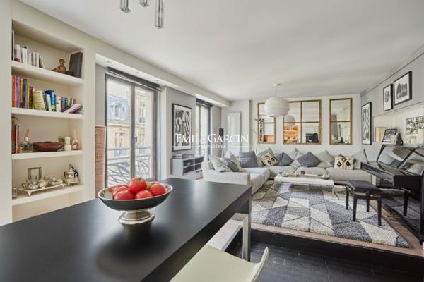 A vendre - Appartement - 75008 - François 1er  - Vue dégagée sur la place François 1er