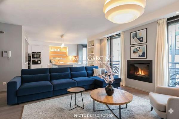 A vendre - Appartement - 75008 - François 1er  - Vue dégagée sur la place François 1er