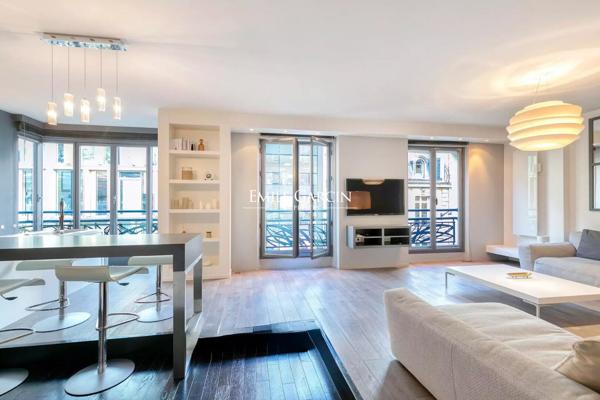 A vendre - Appartement - 75008 - François 1er  - Vue dégagée sur la place François 1er