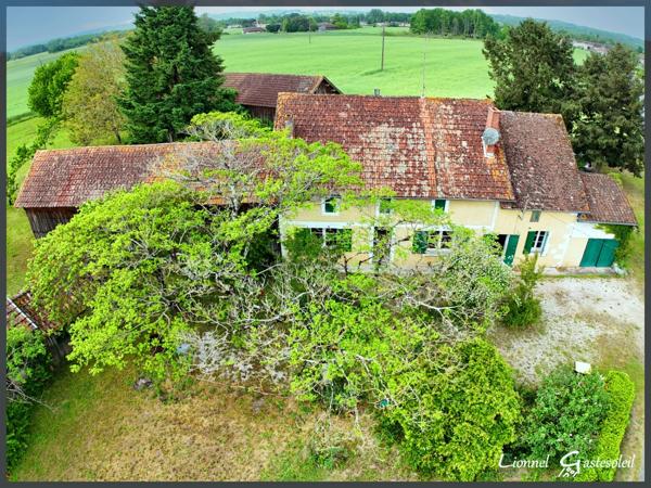Maison avec dépendances à rénover à vendre 5 pièces 2 chambres à SAINT PIERRE D'EYRAUD en Dordogne (24)