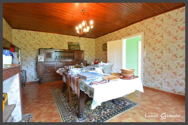 Maison avec dépendances à rénover à vendre 5 pièces 2 chambres à SAINT PIERRE D'EYRAUD en Dordogne (24)
