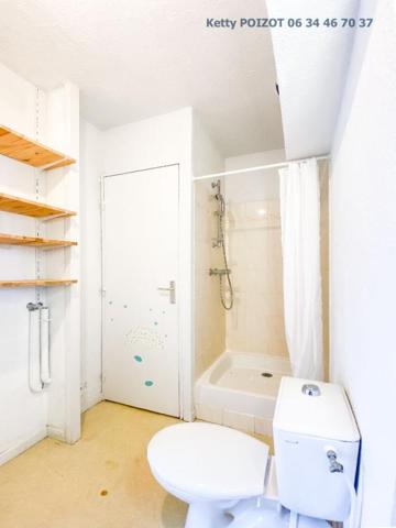Nouveau - Appartement T2 duplex au 3 étage d'une copropriété calme, situé à deux pas du pont de la Tortière (44390)