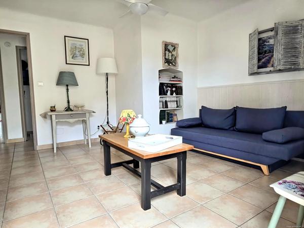 Maison avec appartement indépendant, garage et terrasses, vue Alpilles