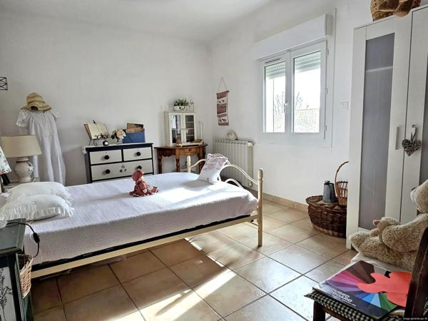 Maison avec appartement indépendant, garage et terrasses, vue Alpilles