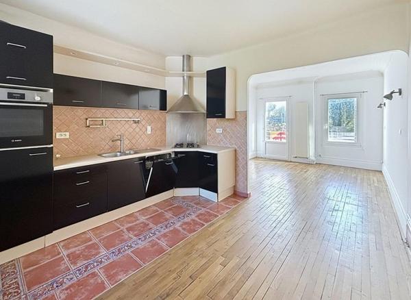 LORIENT LE MANIO : Maison des années 30 avec jardin de ville
