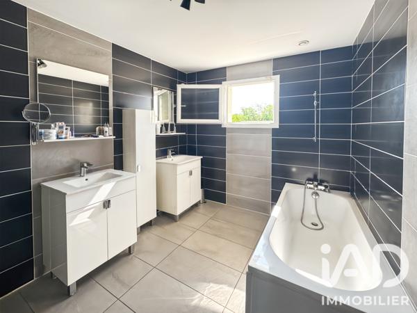 Maison à vendre 5 pièces 117 m² Andrézieux-Bouthéon