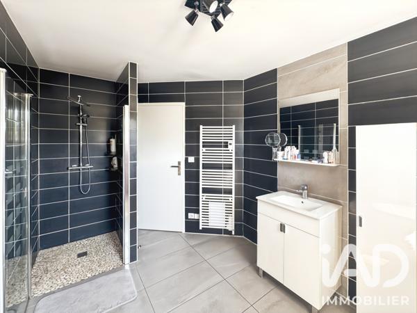 Maison à vendre 5 pièces 117 m² Andrézieux-Bouthéon