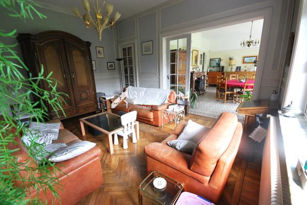 Maison 249 m2 6 chambres Double garage possible comines (59560)