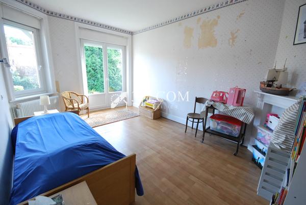 Maison 249 m2 6 chambres Double garage possible comines (59560)