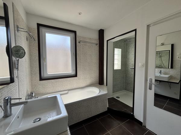 Maison
                                                                                                                                                                                                                                                                                                                        3 pièce(s)                                                                                                                                                                                                          2 chambre(s)                                                                                                                                                                                                          76.65  m²
