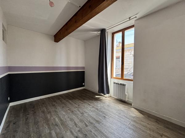 Maison
                                                                                                                                                                                                                                                                                                                        3 pièce(s)                                                                                                                                                                                                          2 chambre(s)                                                                                                                                                                                                          76.65  m²