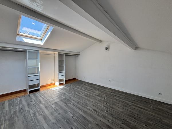 Maison
                                                                                                                                                                                                                                                                                                                        3 pièce(s)                                                                                                                                                                                                          2 chambre(s)                                                                                                                                                                                                          76.65  m²